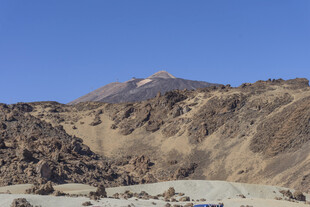 荒凉山地景观
