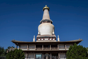 庄严佛塔建筑