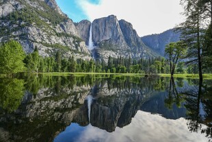 秀丽山水湖景倒影如画