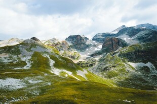 壮丽高山草原美景