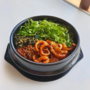 石锅鱿鱼拌饭
