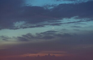 黄昏时分的绚丽天空