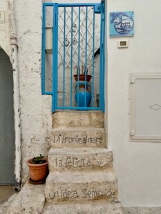 蓝门石阶的地中海风情