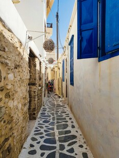 地中海风情狭窄石板小巷