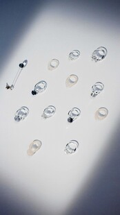 精致银质小饰品展示