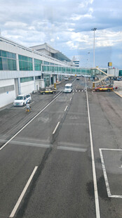 机场空旷停机坪场景