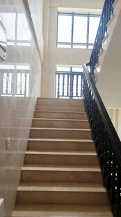 现代简约风格室内楼梯