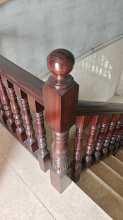 复古实木楼梯扶手细节