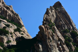 巍峨奇峰