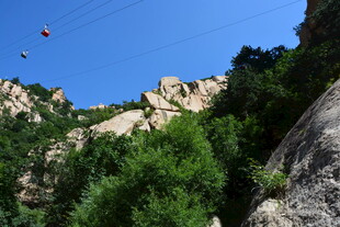 山间美景 空中滑翔赏风光