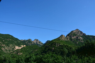 青山蓝天美景