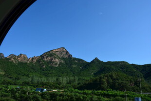 窗外青山美景