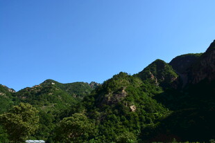 青山蓝天美景