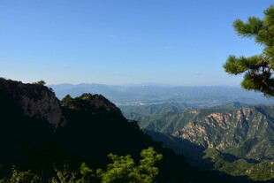 壮美山峦风景