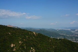 青山蓝天美景