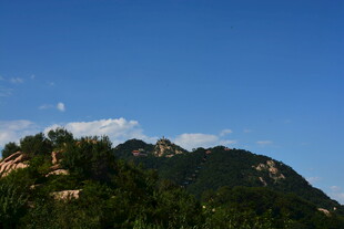 青山蓝天美景