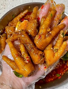 美味香辣无骨鸡爪