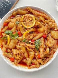 酸辣柠檬无骨鸡爪美食图