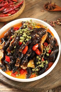 香辣美味的凉拌鸡爪