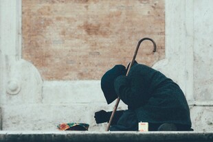 疲惫的老人