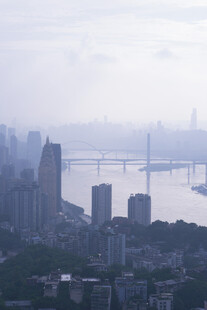 城市江景与桥梁风光