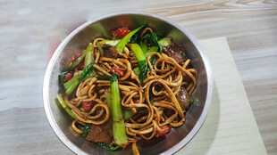 牛肉拌面