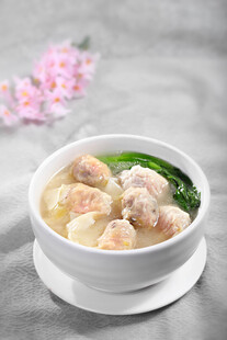 鲜美虾仁馄饨汤