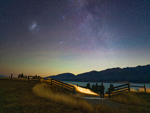 湖畔星空