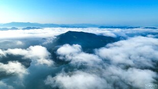 航拍高山云海风景
