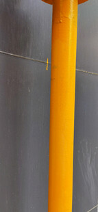 黄色金属管道特写