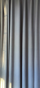 灰色条纹窗帘光影效果