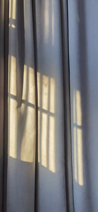 窗影下的静谧窗帘