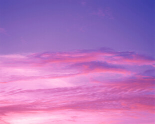 梦幻粉紫色天空美景