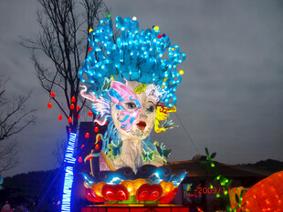 绚丽多彩的传统人物花灯