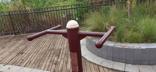 户外健身器材局部