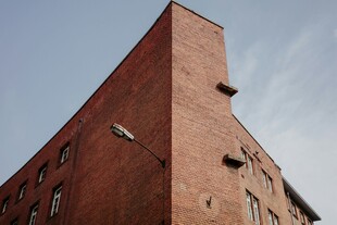 红砖建筑的独特立面