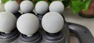 一排白色按摩头