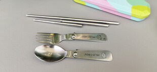 金属餐具组合展示