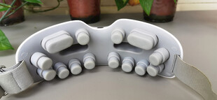 白色按摩滚轮健身器材