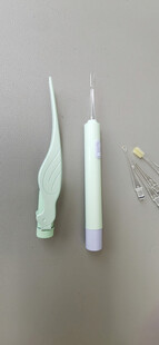 简约风彩色创意采耳工具展示