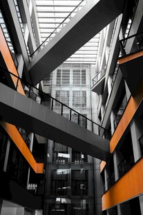 现代建筑内部独特空间结构