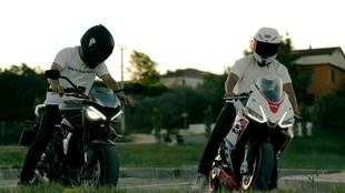 双骑士公路驰骋瞬间