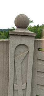 精致石雕围栏装饰细节