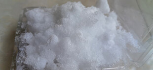 白色冰沙物质特写