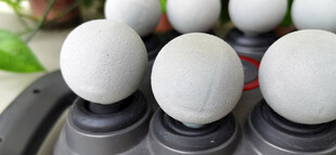 白色按摩球摆件