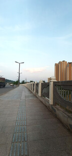 城市河畔大桥风景