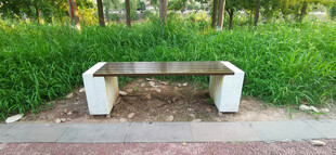 公园户外木质休息长椅