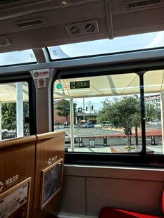 车内视角看窗外风景