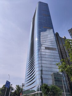 现代摩天大楼外观风采