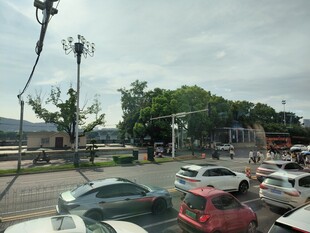 城市街道停车场景